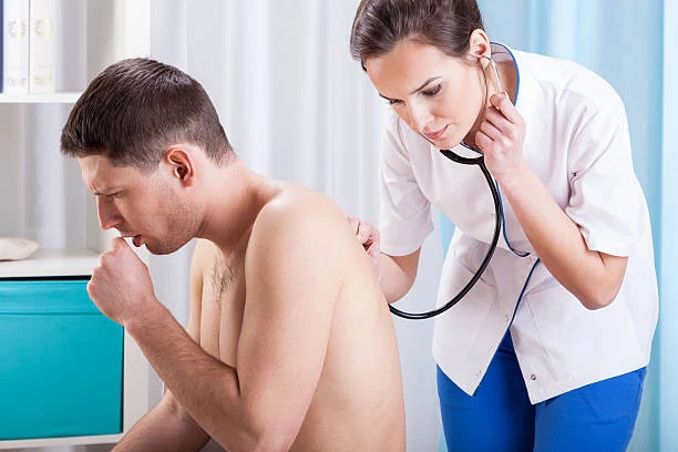 Médico especialista em bronquite